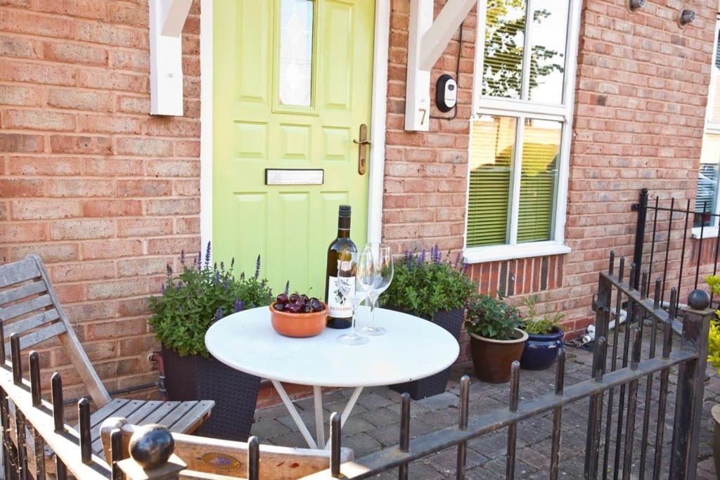 Walking Distance To Racecourse And City Centre York Exterior foto